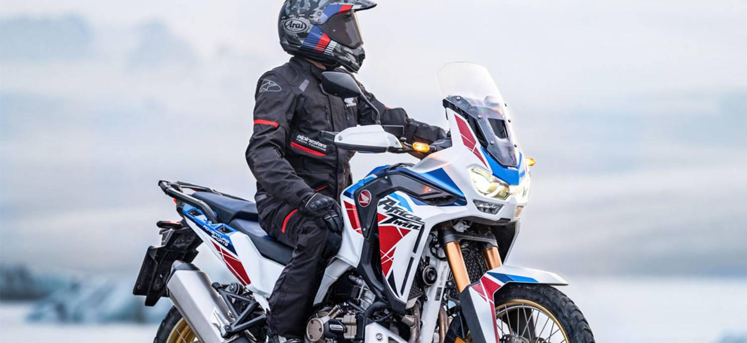 Honda africa twin 2024. Africa Twin 2024 приборная панель.